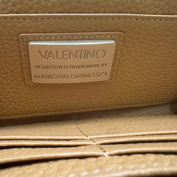 Valentino Wallet on Chain